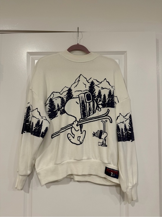Peanuts Other - Peanuts White Crewneck Sweater with Navy Ski Graphic